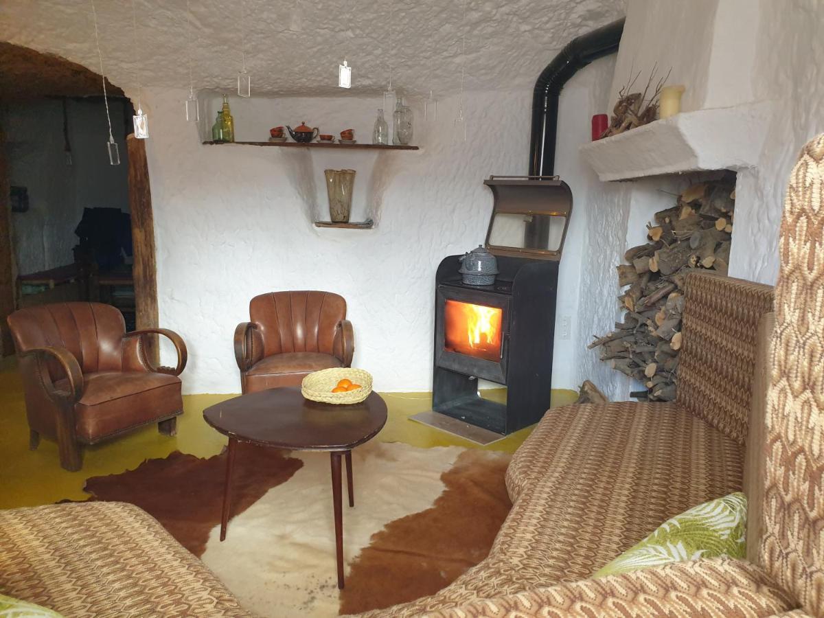 Gorafe Creatively Designed Cavehouse With Jacuzziヴィラ エクステリア 写真