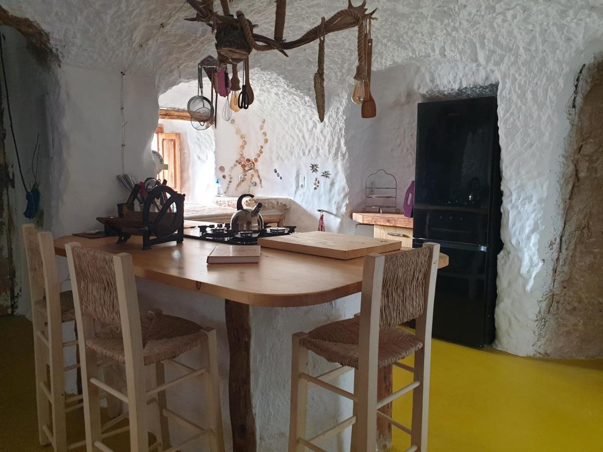 Gorafe Creatively Designed Cavehouse With Jacuzziヴィラ エクステリア 写真