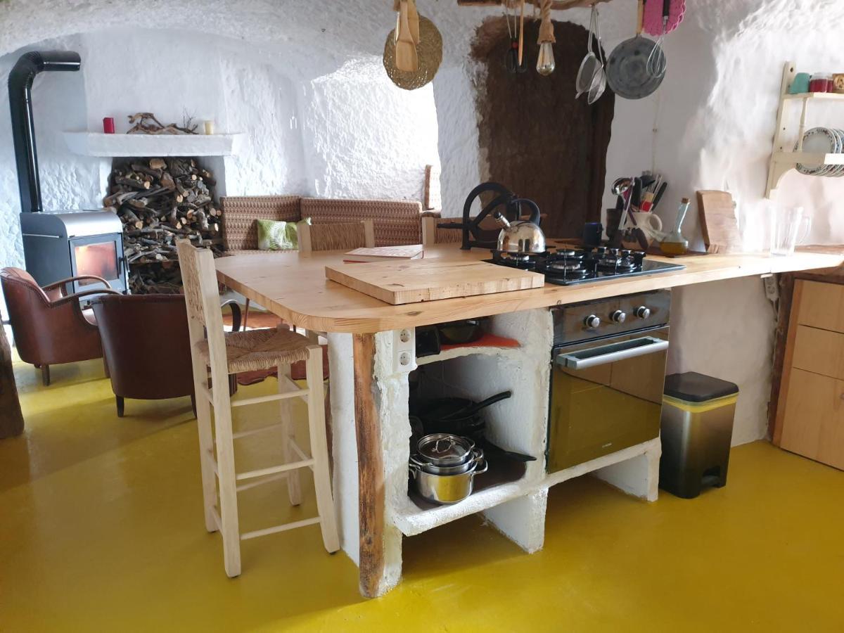 Gorafe Creatively Designed Cavehouse With Jacuzziヴィラ エクステリア 写真