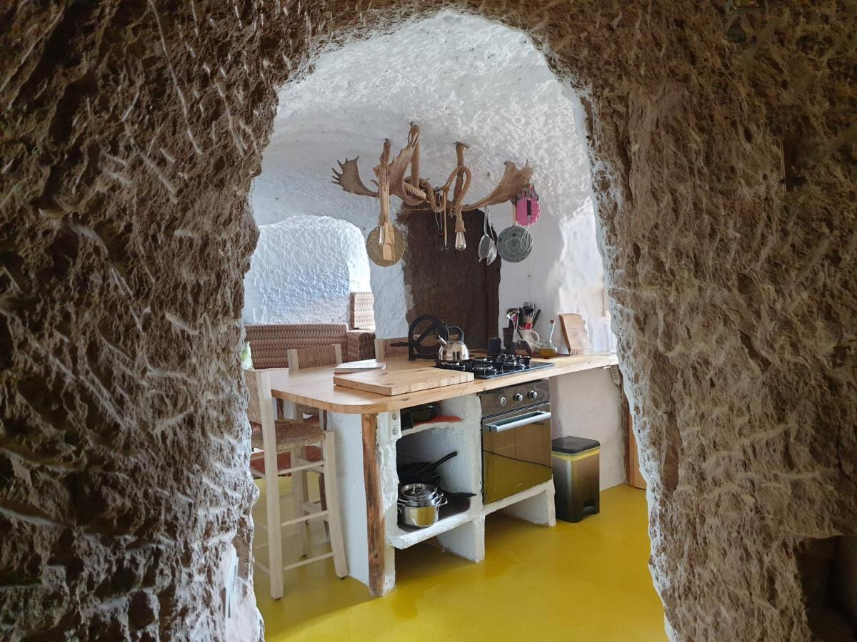 Gorafe Creatively Designed Cavehouse With Jacuzziヴィラ エクステリア 写真