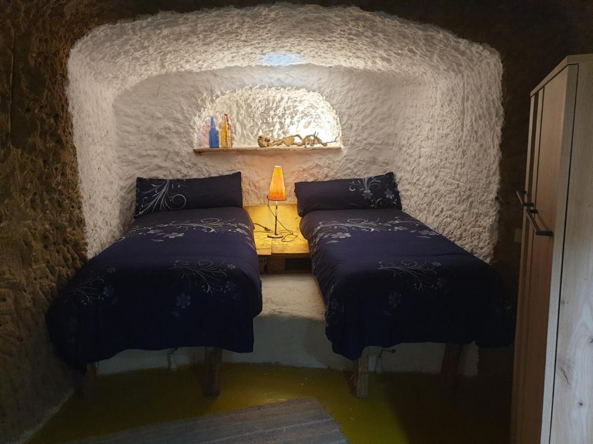 Gorafe Creatively Designed Cavehouse With Jacuzziヴィラ エクステリア 写真